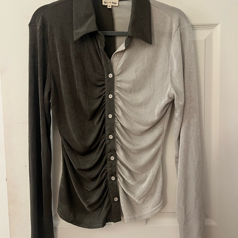 Elegant Two-Tone Ruched Blouse